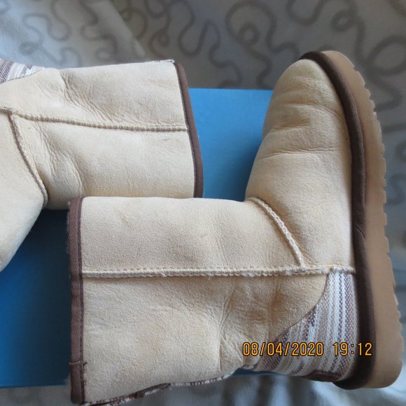 UGG classic short Serape boots - Picture 2 of 12